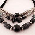 Collar de bolas en tonos grises y negro Collar de bolas en tonos grises y negro