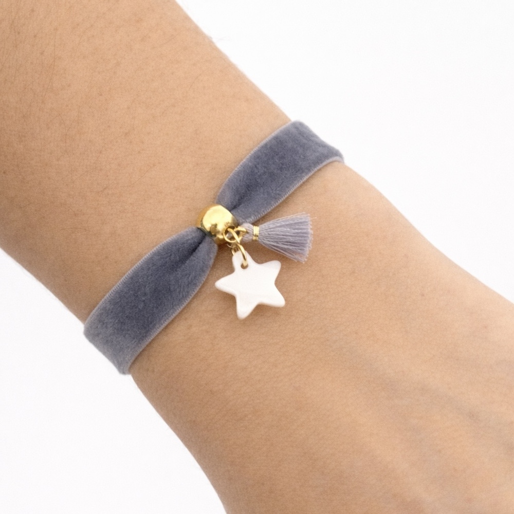 Pulsera Terciopelo Gris + Estrella + Fleco